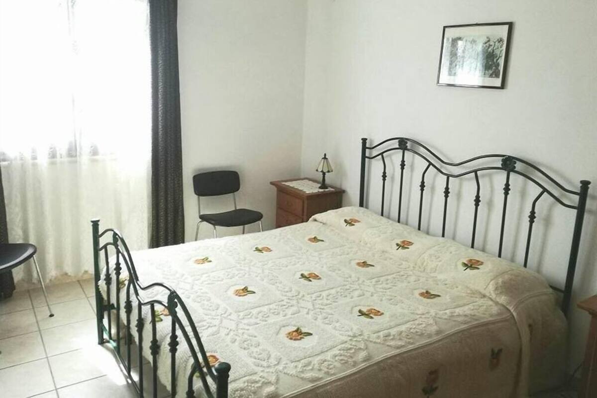Habitación con 1 cama matrimonial o 2 individuales | Cortinas blackout y ropa de cama