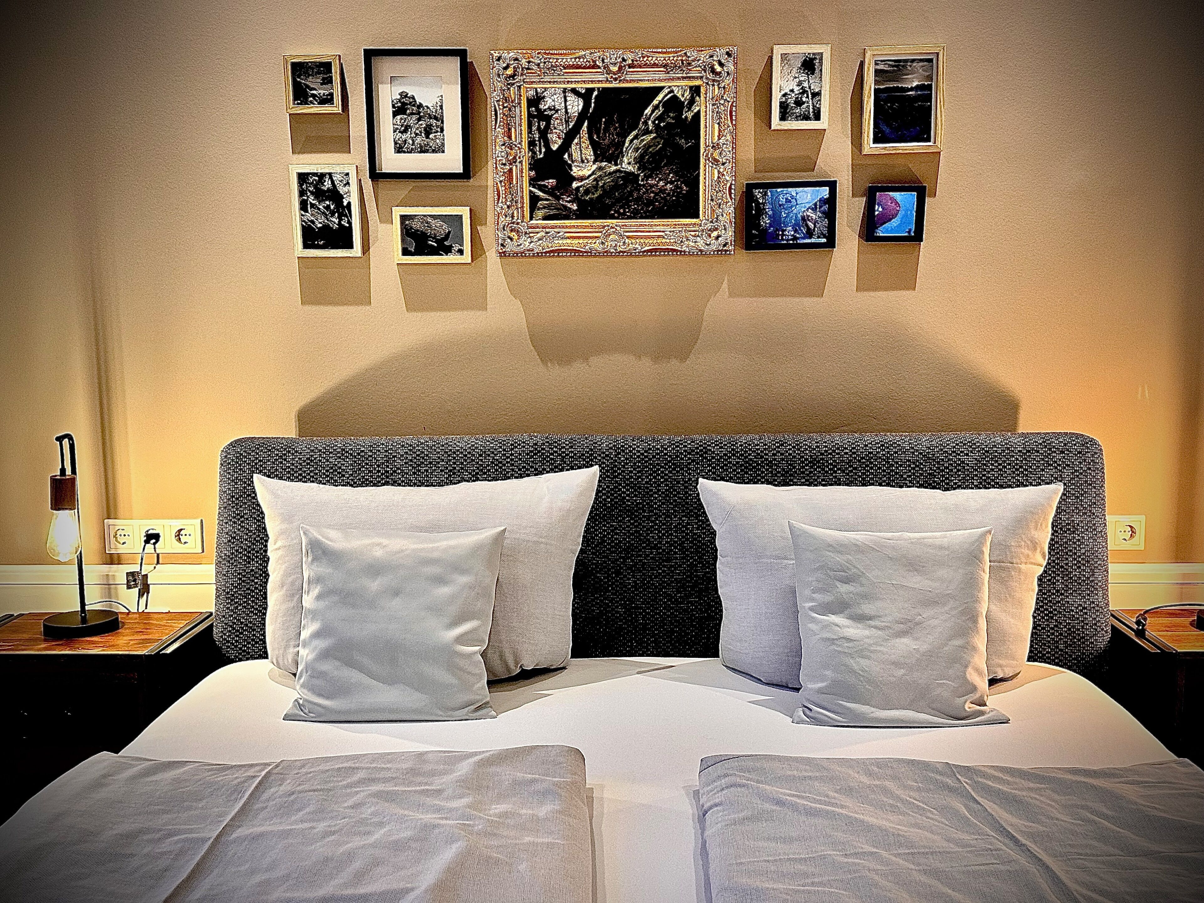 superior double room | 1 bedroom, individually decorated, individually furnished, desk