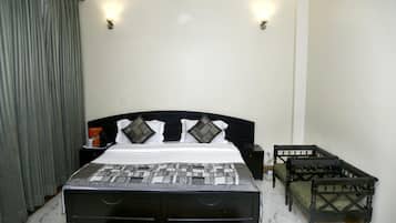 1 bedroom, desk, rollaway beds, free WiFi