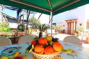 Café da manhã com pratos da culinária local grátis todos os dias