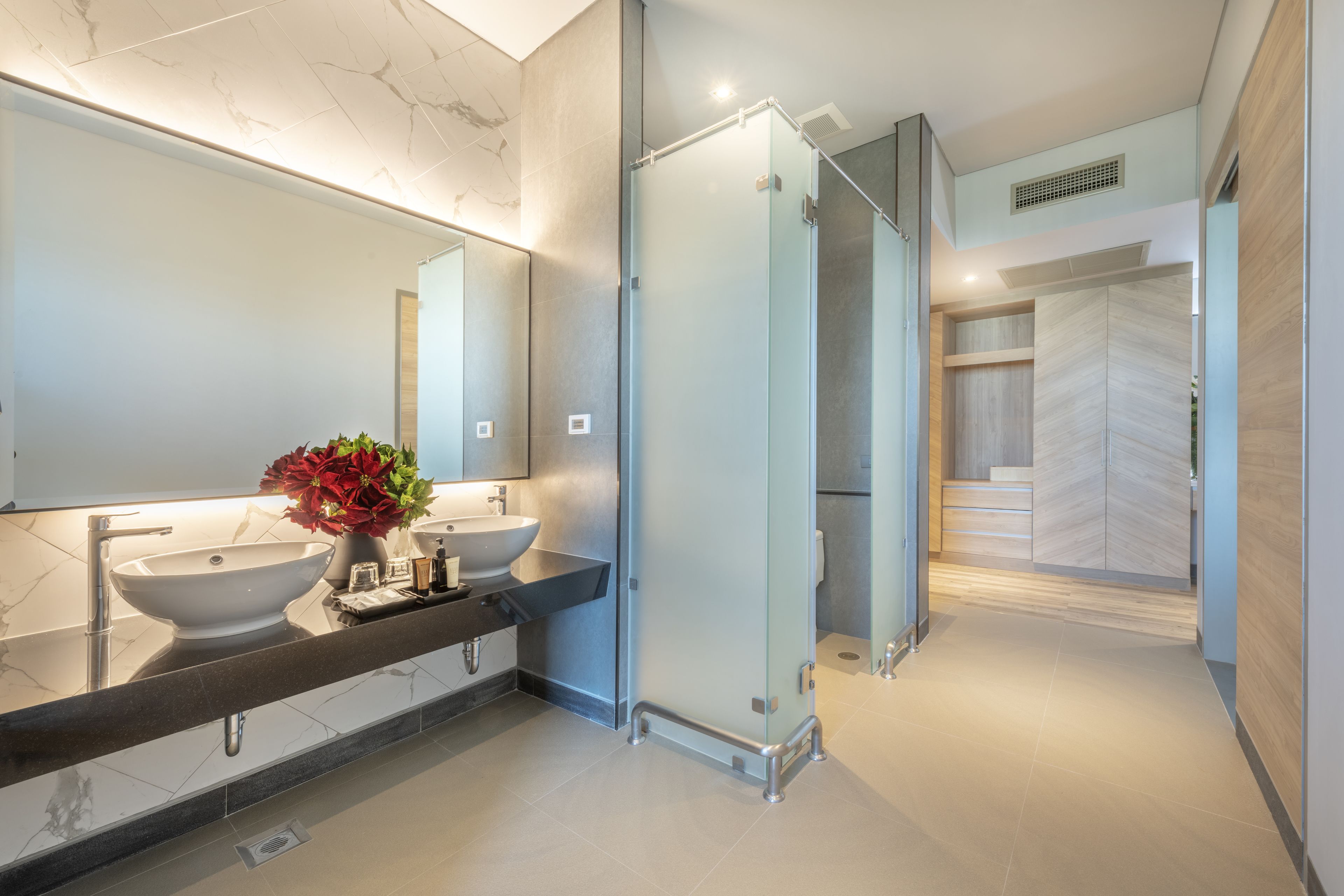 suite | 1 bedroom, in-room safe, desk, blackout curtains