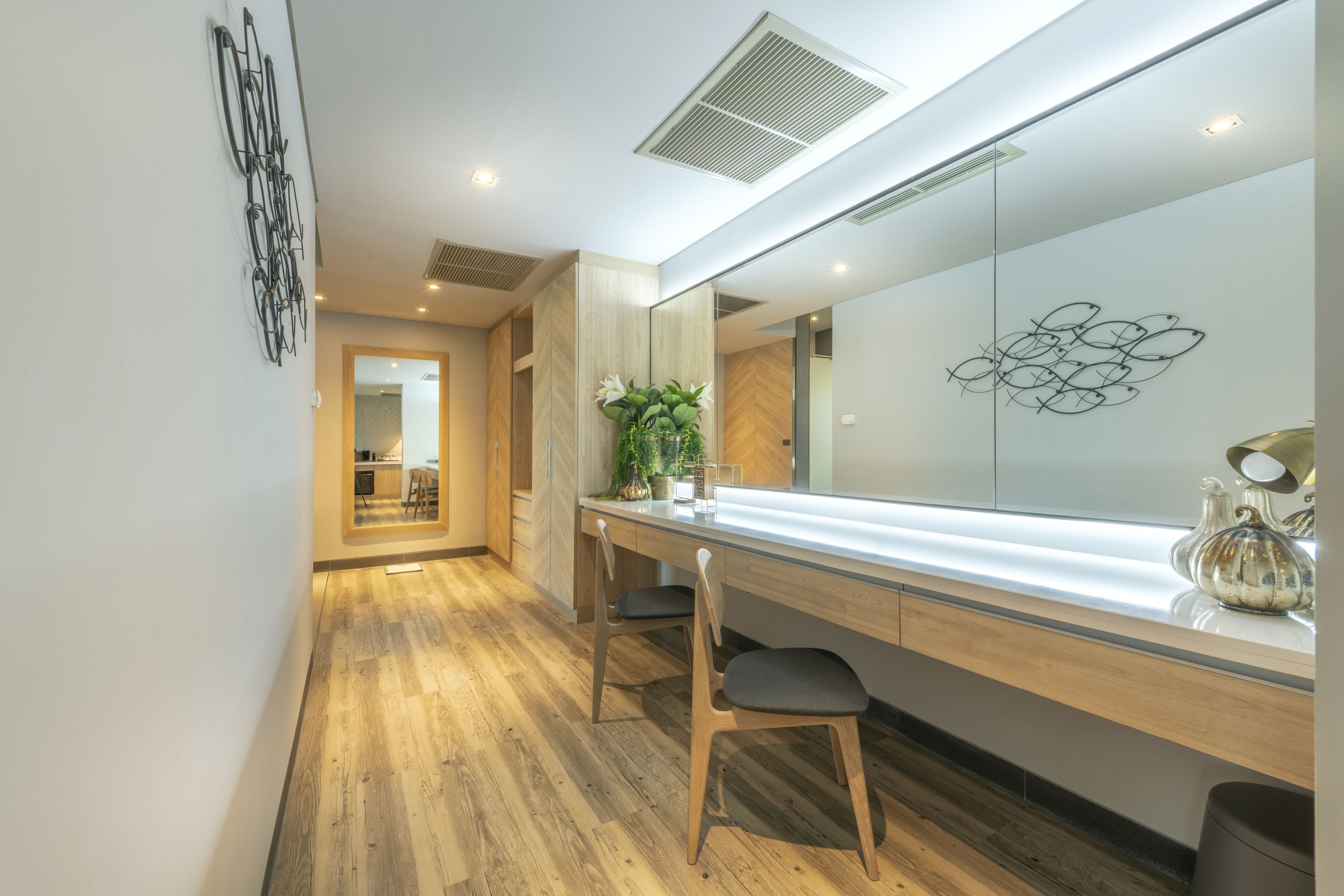 suite | 1 bedroom, in-room safe, desk, blackout curtains