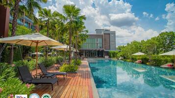 Outdoor pool, open 7:00 AM to 8:00 PM, pool umbrellas, sun loungers
