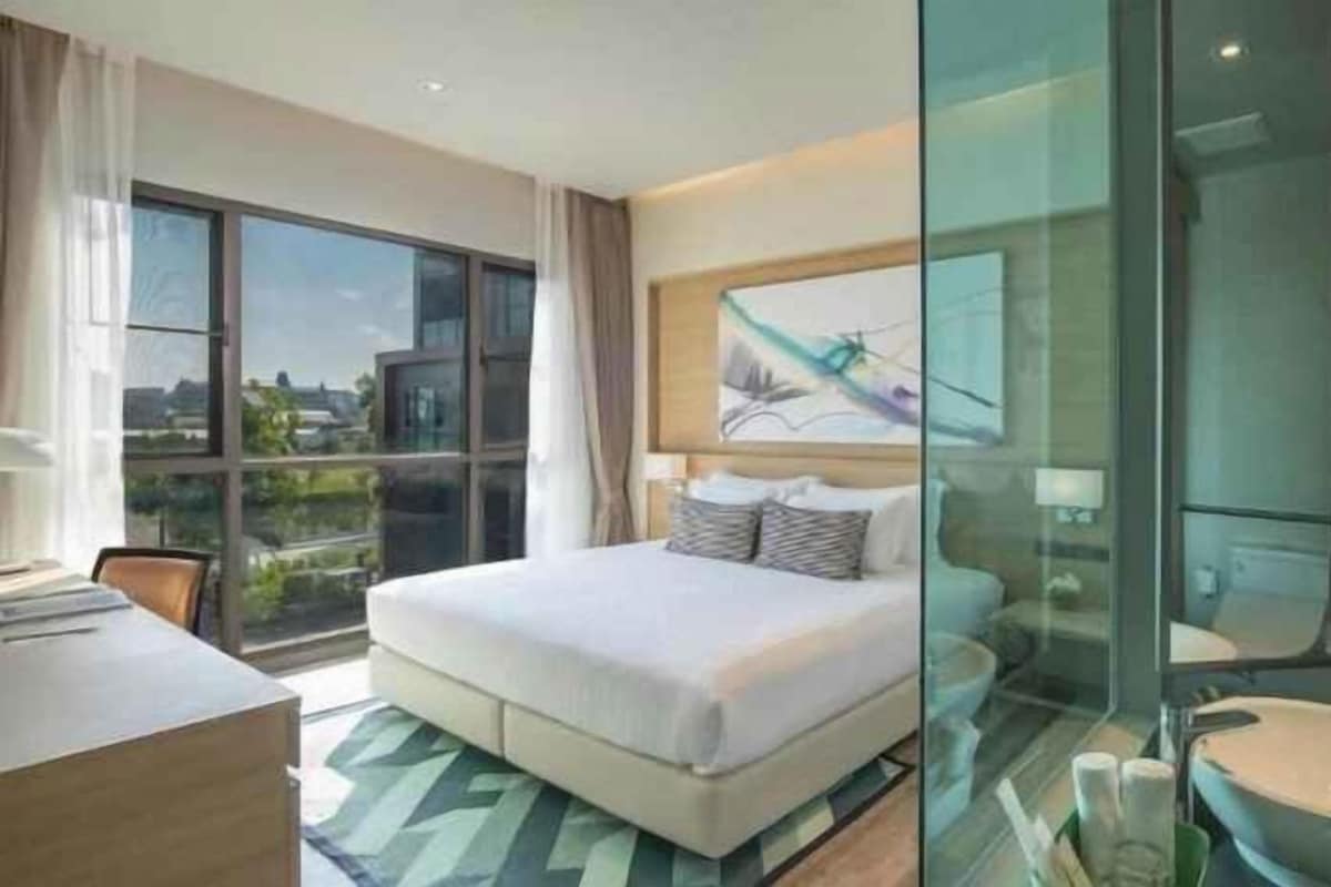 ตู้นิรภัยในห้องพัก, โต๊ะทำงาน, ผ้าม่านกันแสง, Wi-Fi ฟรี