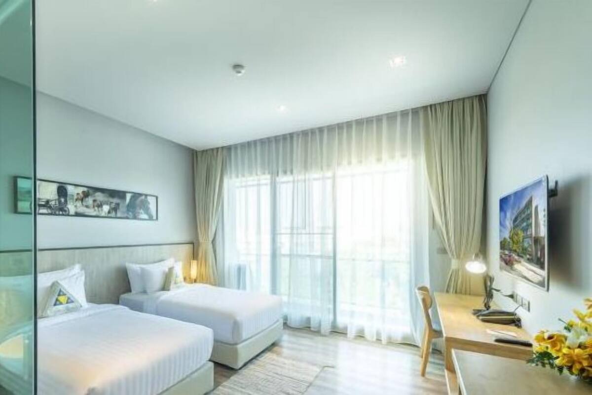 In-room safe, desk, blackout curtains, free WiFi