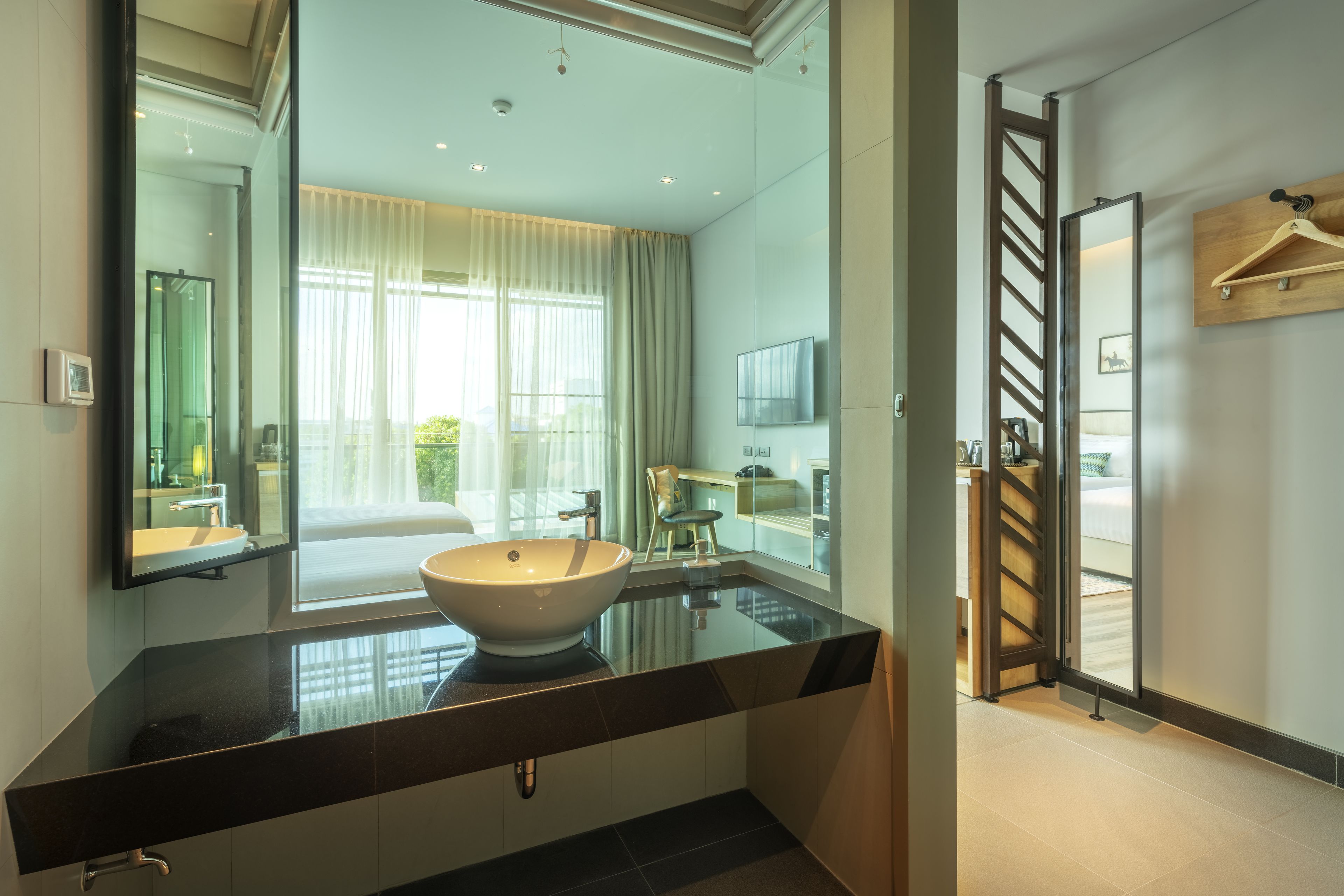 superior twin room | bathroom sink