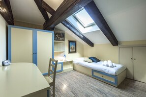 Superior Apartment | 3 bedrooms, desk, iron/ironing board, cribs/infant beds - Attic Panoramic View R&R (Venice)