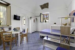 1 Schlafzimmer, individuell dekoriert, individuell eingerichtet