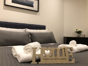 Apartment, 1 Bedroom | 1 bedroom, iron/ironing board, free WiFi, bed sheets - Modern Apartment By Creatick (Reading)