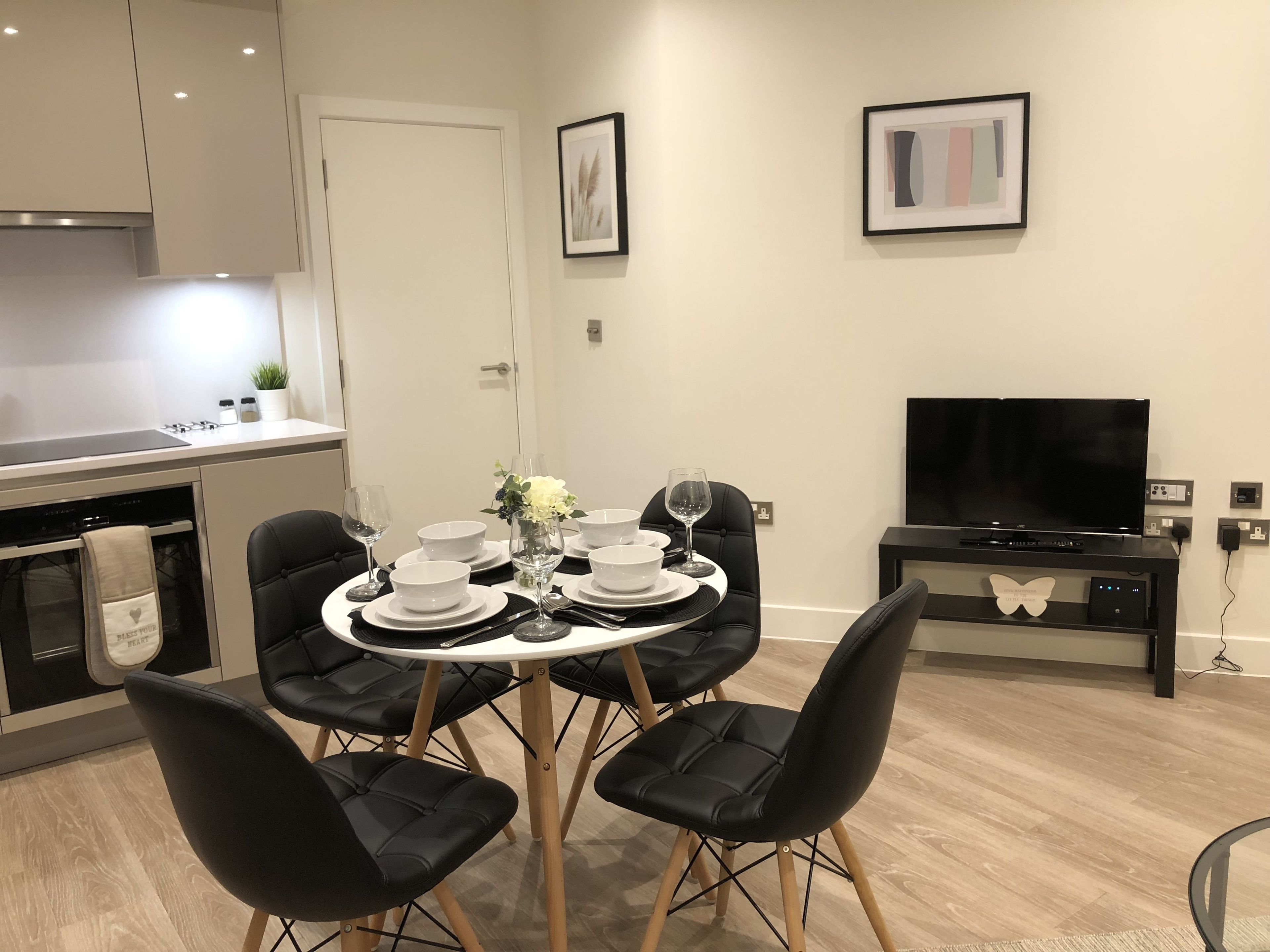 Apartment, 1 Bedroom | In-room dining