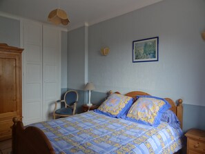 4 quartos, ferros/tábuas de passar roupa, Wi-Fi de cortesia