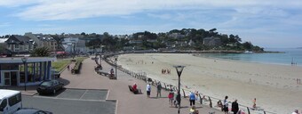 Gîtes Les COSTANS & A Proximité plages 800M & Commerces 300M