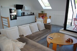 Tv, videospil, dvd-afspiller, bordtennisbord