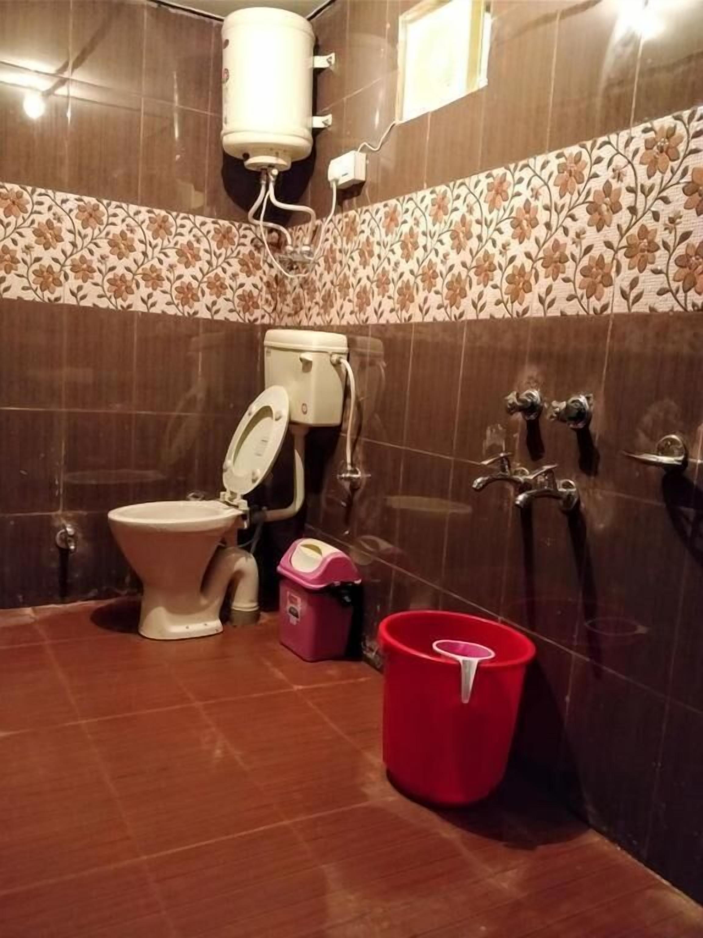 Een douche, een regendouche