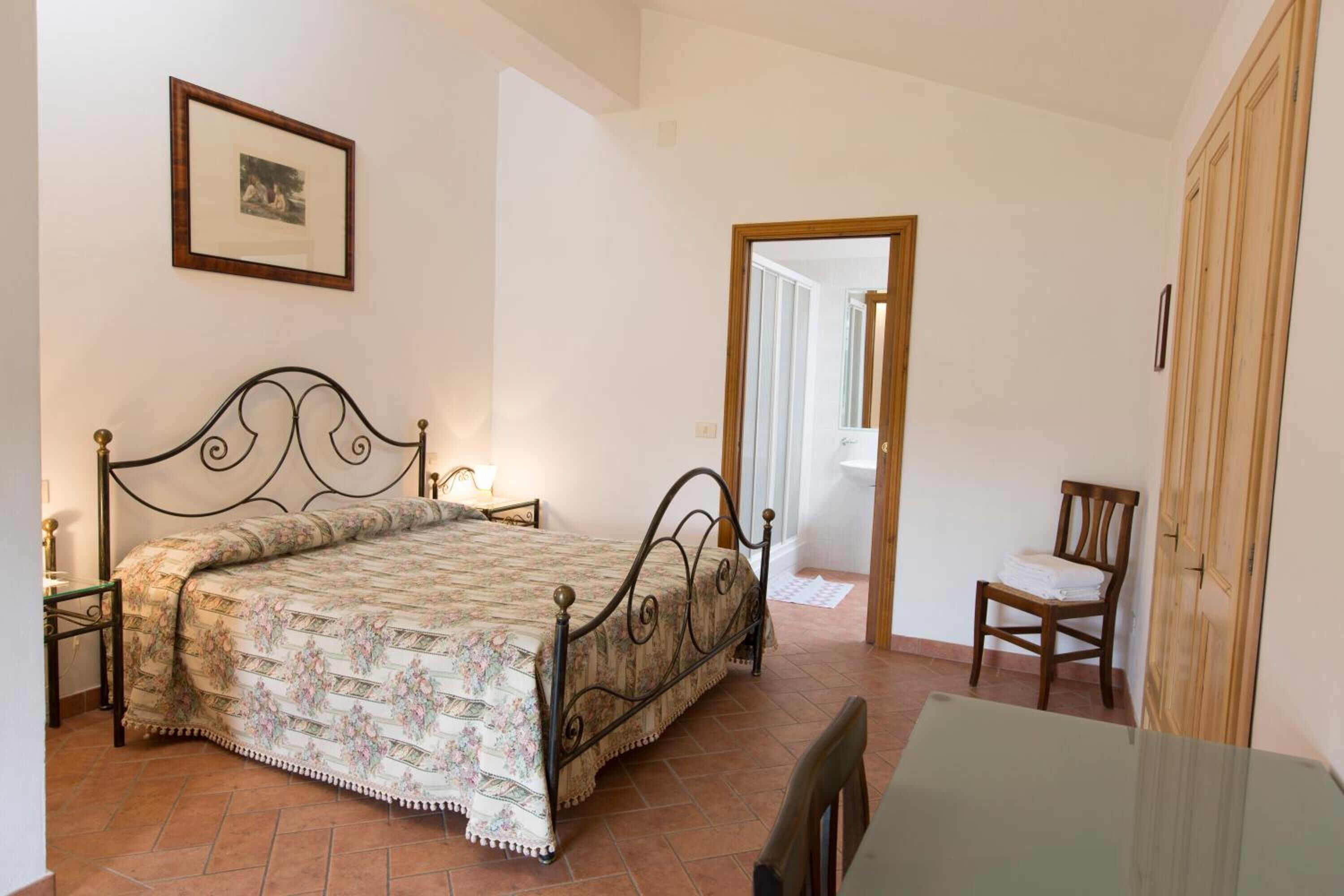 Blendingsgardiner, strykejern/-brett og wi-fi (inkludert)