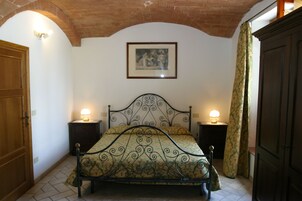 Appartamento, 2 camere da letto | Tende oscuranti, ferro/asse da stiro, Wi-Fi gratuito