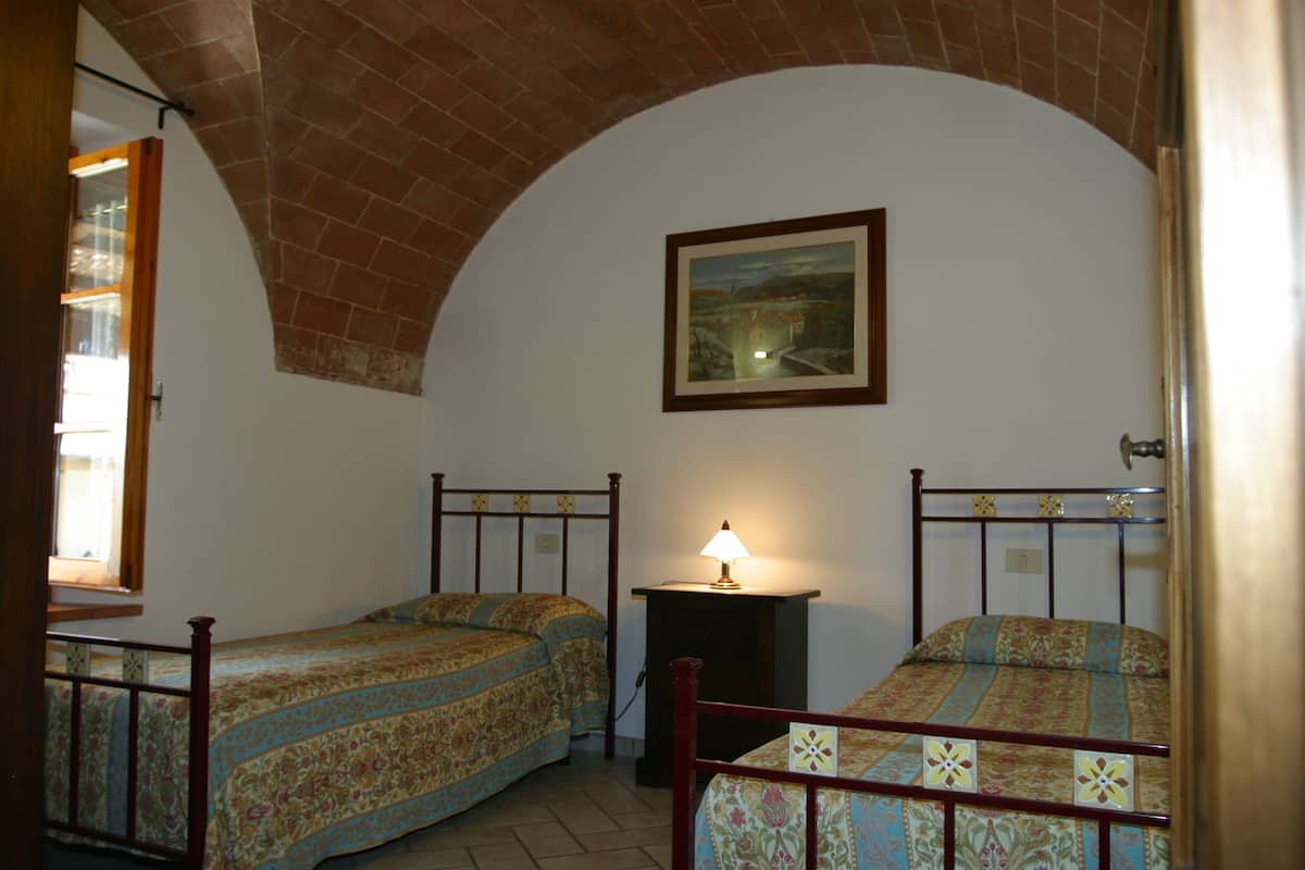 1 bedroom, blackout curtains, iron/ironing board, free WiFi