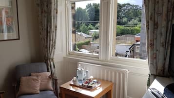 Standard Twin Room, 2 Twin Beds | Individually decorated, individually furnished, blackout drapes