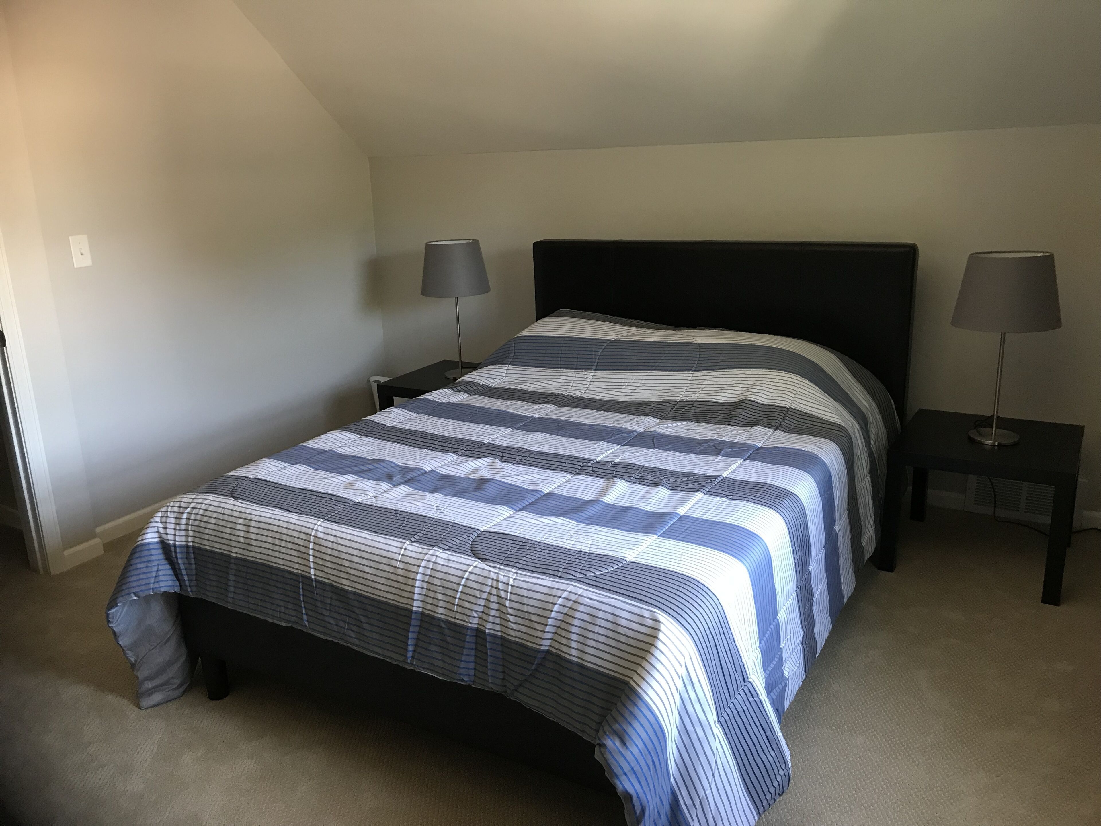 4 chambres, fer et planche à repasser, Wi-Fi, draps fournis