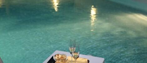 Seasonal outdoor pool