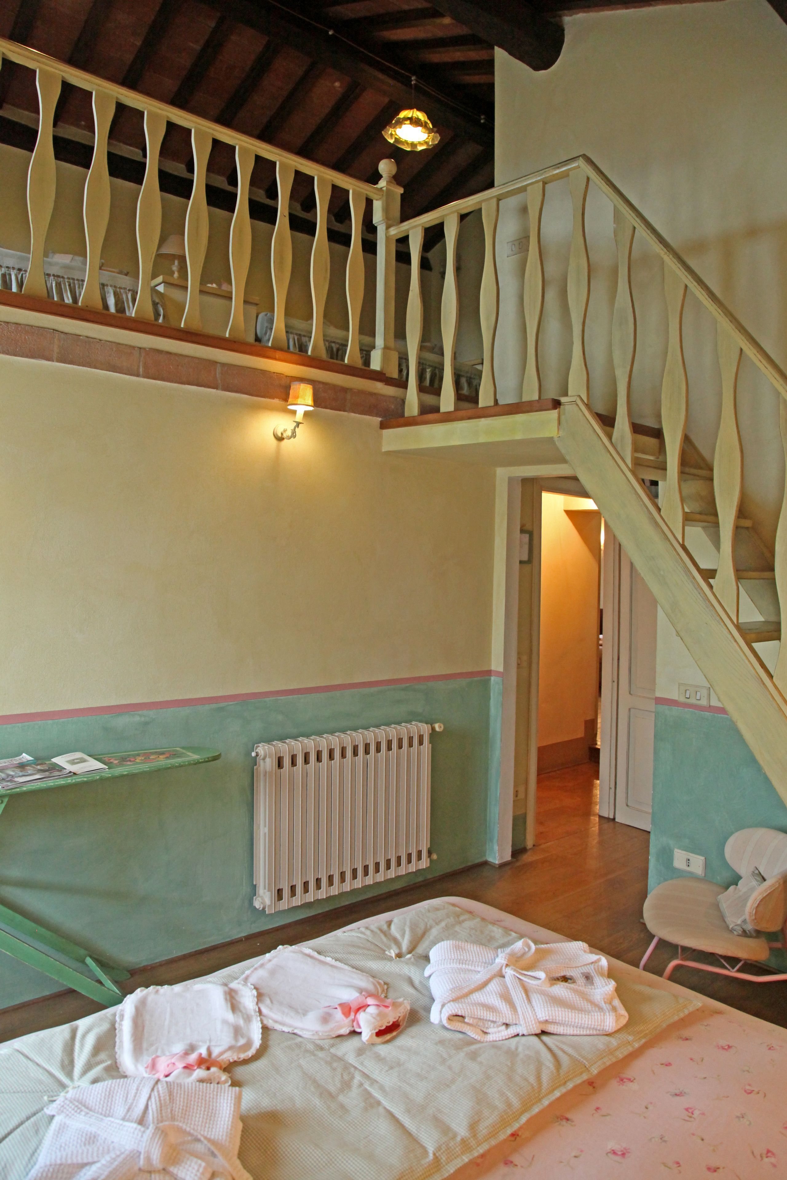 Premium bedding, in-room safe, free WiFi, bed sheets