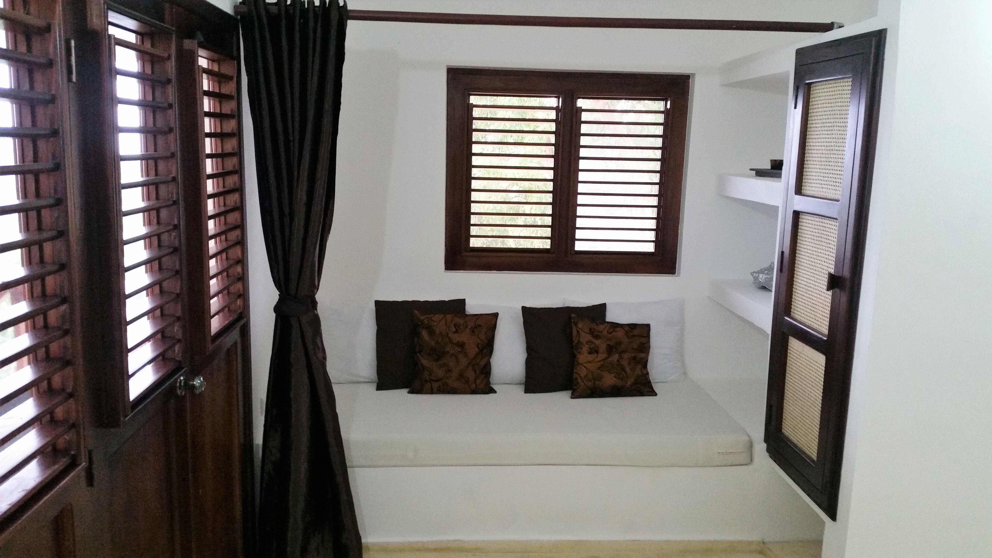 Panoramic Bungalow, 1 Queen Bed with Sofa bed, Non Smoking | Living area