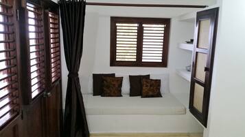 Panoramic Bungalow, 1 Queen Bed with Sofa bed, Non Smoking | Living area