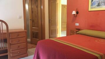 Double Room | In-room safe, desk, blackout drapes, rollaway beds