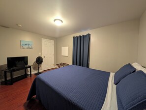 1 chambre, fer et planche à repasser, accès au Wi-Fi (inclus)