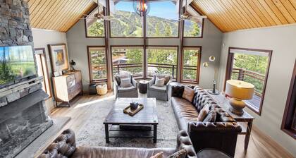 Incredible ski in/ski out access home! Huge views!