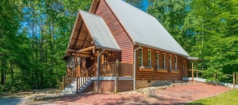 SERENITY FOR TWO CABIN l JACUZZI TUB | HOT TUB |