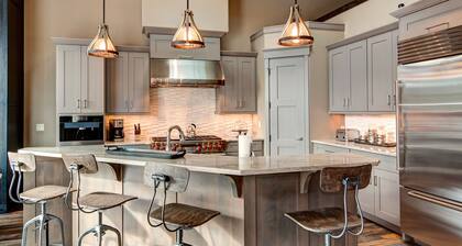 Shock Hill modern mountain luxury ski home with 2 master bedrooms