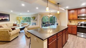 Condo, 2 Bedrooms | Private kitchen | Fridge, microwave, oven, dishwasher