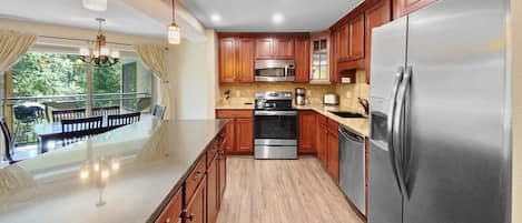 Condo, 2 Bedrooms | Private kitchen