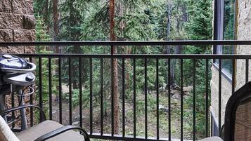 Condo, 2 Bedrooms | BBQ/picnic Area