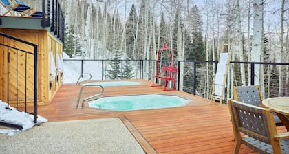 Top of the Village~Ski-in/out~HT~Pool~Grill~Parking