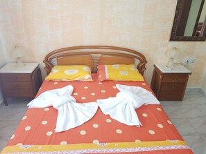 Apartment, 2 Bedrooms, Ground Floor | Premium bedding, soundproofing, iron/ironing board, free WiFi