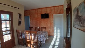 Apartment, 2 Bedrooms | Premium bedding, soundproofing, iron/ironing board, free WiFi - Vangel House (Sithonia)