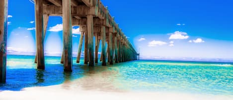 Plage, chaises longues, serviettes de plage