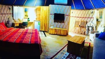 Standard Room | Desk, free WiFi, bed sheets