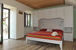 Individually furnished, desk, blackout curtains, free WiFi - Affittacamere Belvedere (Sordevolo)