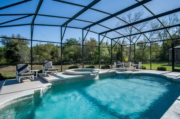 5 bedrooms, iron/ironing board, free WiFi, bed sheets