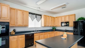 Villa | Cuisine privée | Micro-ondes, four, plaque de cuisson, lave-vaisselle