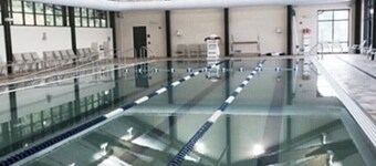 Unique Rustic, upscale, 3 br/2 ba Cabin w/Fireplace, Firepit, Pool Table & Wifi