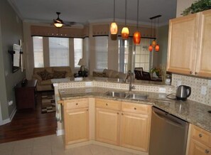 Huoneisto | Yksityinen keittiö | Liesi, astianpesukone