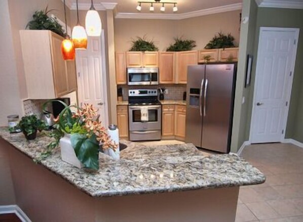 Huoneisto | Yksityinen keittiö | Liesi, astianpesukone