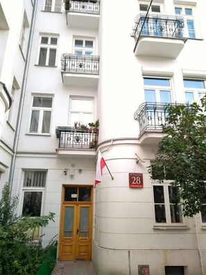 Front of property - Aparthotel Nowy Świat 28 (Warsaw)