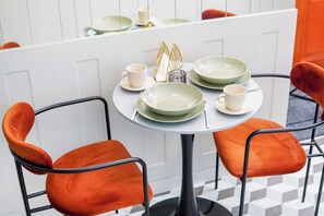 In-room dining - Aparthotel Nowy Świat 28 (Warsaw)