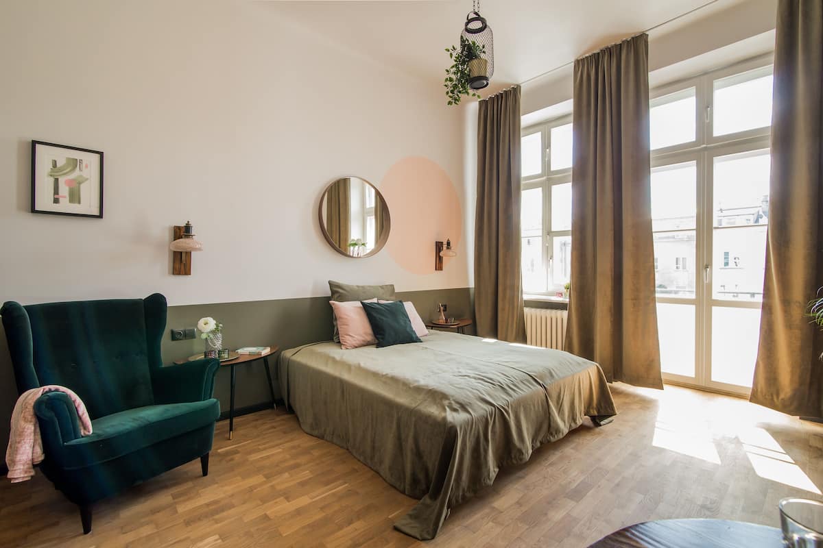 Decoración personalizada, muebles diferentes y escritorio