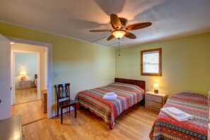 2 bedrooms, free WiFi, bed sheets - Casa Creekside w/ hot tub and bikes! (Avon)